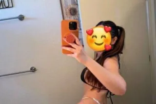 soy latina muy caliente 🔥 teta... - Image 1