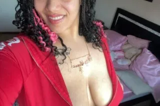 😋you know Big Lyssa in the bui... - Image 2