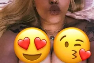 Puerto Rican Milf 💦 - Image 2