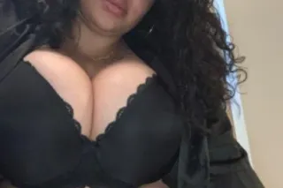 ALYSSA IS BACK IN TOWN BOYS 🍒😘... - Image 1