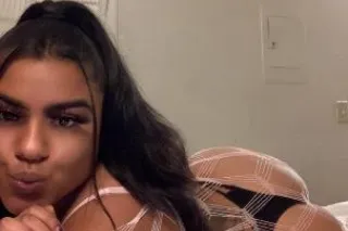 sexy latina mami - Image 5