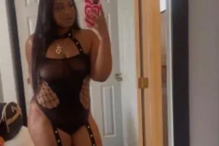 Get off with me 💦🌊 Party girl ... - Image 2