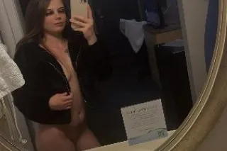 petite burnette 🫦 available in sac outcall 📍 - Image 5