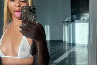5’2 petite Guaranteed To Keep ... - Image 3
