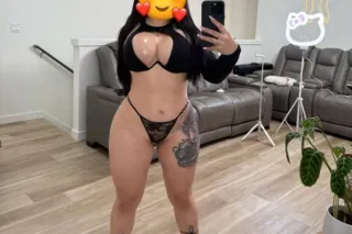 Latina available to enjoy and make you feel nice and enjoy with me daddy - Image 3