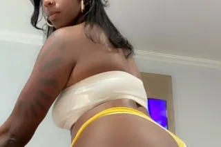 pretty mixed chocolate bombshe... - Image 1