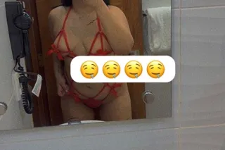 HELLO BABY I'M AVAILABLE NOW 😍... - Image 1