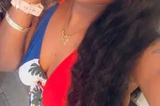 Natural Big Booty ❤ - 23 - Image 2
