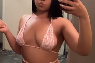 Sexy Curvy Asian Latina 😍 New ... - Image 1