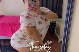 2 Girl Special or pick one 💋✨Come get you some WET WET 💦✨come play with me daddy🌹✨ INCALLS ONLY📍 - Image 7