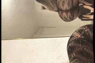 Latina bien rica♡ - 30 - Image 2