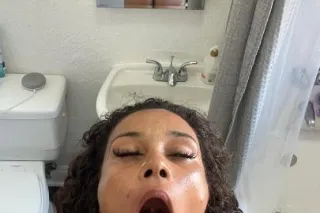 I'm Ready To Have Some Hot Fun💦🍆🌹 Love to Suck you Dry 👅 - Image 4