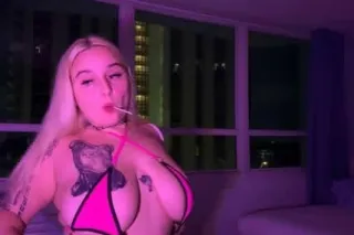 i wanna lick it like a lollipop💦💦 4'11, snow❄bunny, super thick, super wet, i like to be fucked like a slut🤤🤤 example video📸 - Image 5