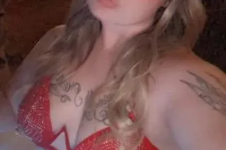 Sexy💕 curvy🥰 German doll ready to serve your every want and need!!!!😊😊 - Image 8