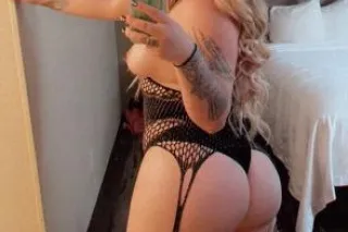 Sexy💕 curvy🥰 German doll ready to serve your every want and need!!!!😊😊 - Image 9