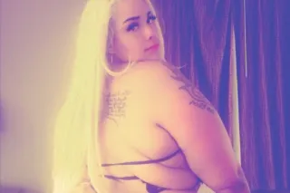 FREAK HOE FRIDAY W/ 6'3 Amazon... - Image 4