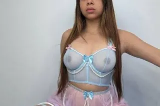 😊big ass🍑hello young girl here... - Image 1