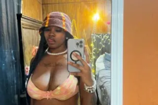 specials all day 💦 - 22 - Image 1