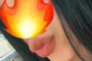 Sexy brunette in your area 😍 -... - Image 3