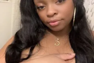 Thick sexy and ready to meet💘😍... - Image 4