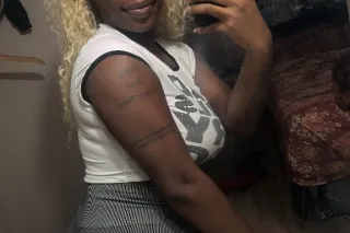 HEAD SPECIALS 🍆Little Ms. Touc... - Image 3
