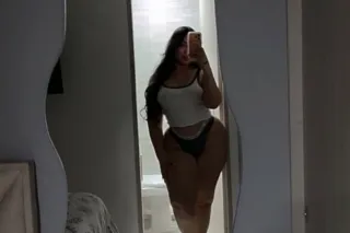 Sexy latina🍑😋 - Image 5