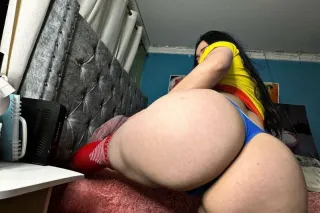 Latina Available in your area ... - Image 3