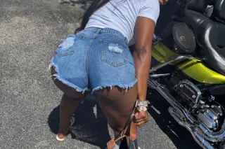 THE PERFECT PACKAGE - 21 - Image 1