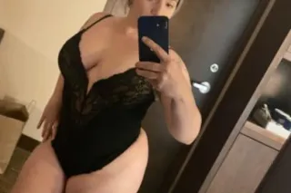 Open Incall Availability! 🥰 Busty Blonde Girlfriend - Image 7