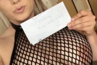 Open Incall Availability! 🥰 Busty Blonde Girlfriend - Image 9