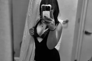 cum and see me cum💋 before its... - Image 1