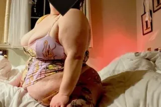 juicy sweet BBW MILF - Image 7