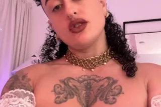 Petite Squirter 🦪💦 Bubble Butt... - Image 2