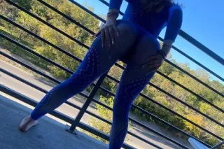 hey baby come play with a real... - Image 1
