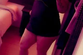 👀💦🔥Thick milf here , cum get m... - Image 1