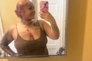 They call her Sexy Red - Image 5