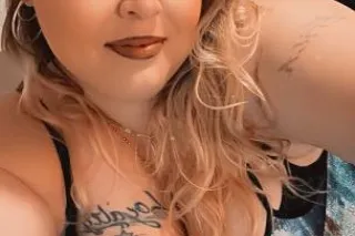 beautiful blonde BBW messages optional 😉 - Image 9
