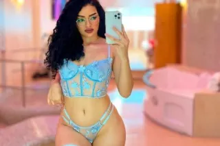 Beautiful and hot, young and tight sex queen available - Image 1