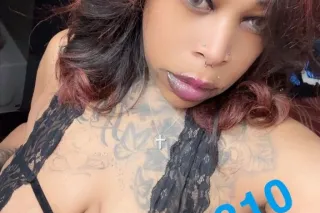 Carmen and Dymond Greensboro tonight only first 5 guys QV special for Carmen - Image 7