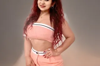 chica Latina - Image 8