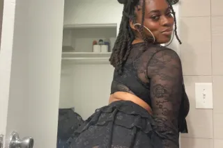 Busty Black Beauty😻 - 25 - Image 1