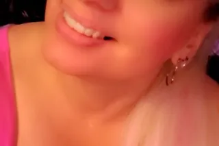 2 sexy milfs available right now incall or send uber - Image 5