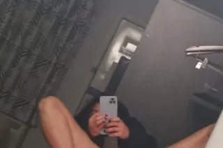 I dont like whips and chains and you can't tie me down but you can whip your loving on me🥰👍🫶 - Image 6