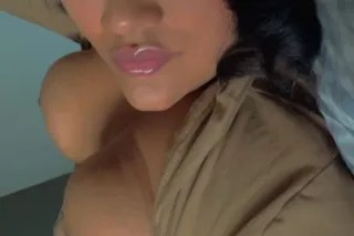 🦋Beautiful curvy Vixen Availab... - Image 2