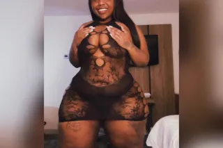 AVAILABLE NOW 🔥 5 ⭐ CHOCOLATE BIG BOOTY BADDIE 🥵💦 JUST VISITING ⏰ INCALLS OUTCALLS & FT SHOWS 📲 - Image 5