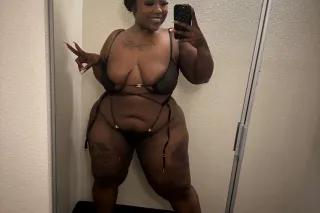 AVAILABLE NOW 🔥 5 ⭐ CHOCOLATE BIG BOOTY BADDIE 🥵💦 JUST VISITING ⏰ INCALLS OUTCALLS & FT SHOWS 📲 - Image 7