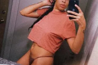 Irresistible sweet spontaneous hottie - Image 3