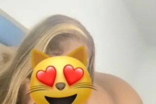 Its Juicy Baby👅FaceTime Shows ... - Image 3