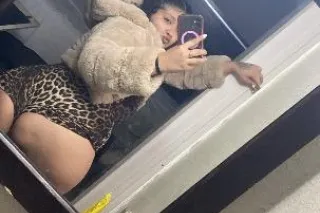 LA mamii is back cum w me baby... - Image 1