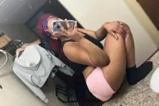 ONLY AVAILABLE FOR INCALLS IN WEST DURHAM !! COME GET THIS FAT, TIGHT , PRETTY CREAMY PUSSY😋 AND SLOPPY WET HEAD 💦😏 COME GET YOUR MONEY'S WORTH 😘 - Image 7